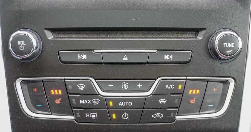 Ford Mondeo cena 68900 przebieg: 60560, rok produkcji 2018 z Tarnogród małe 407